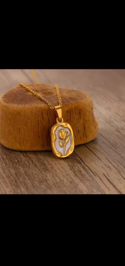 Flower Stainless Steel Necklace for Women – Waterproof & Tarnish-Free Floral Jewelry